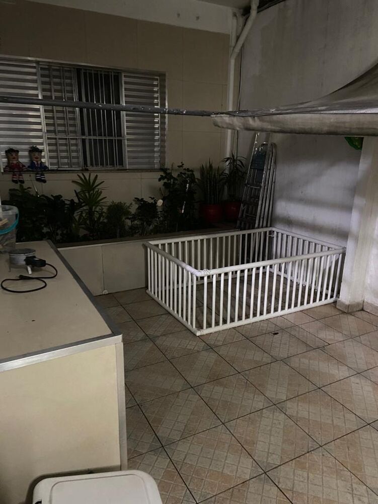 Casa, 5 quartos, 230 m² - Foto 1