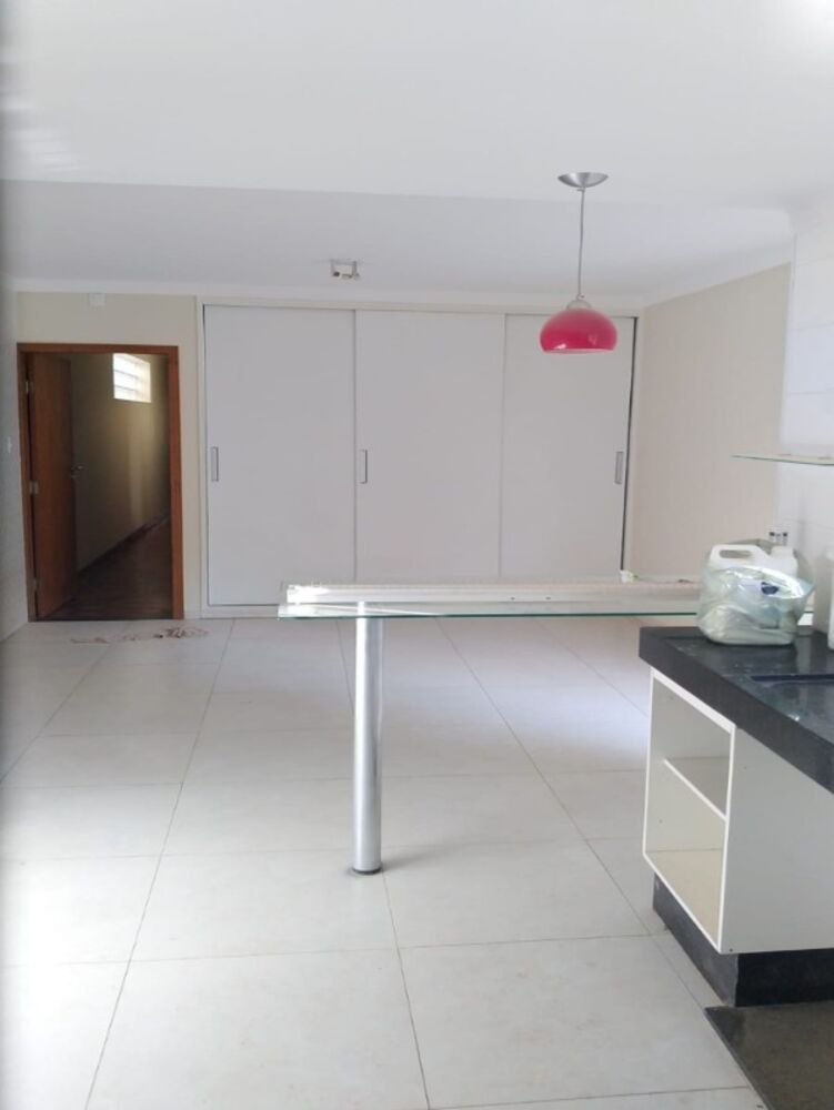Casa, 3 quartos, 250 m² - Foto 1