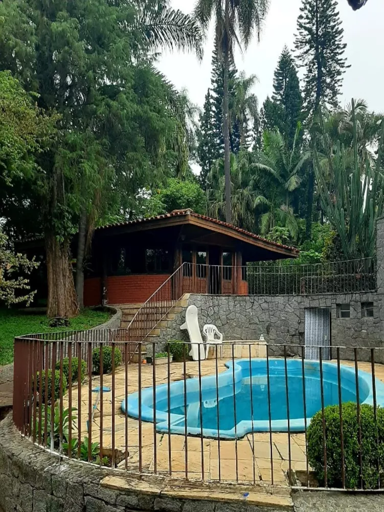 Casa à venda com 3 quartos, 450m² - Foto 2