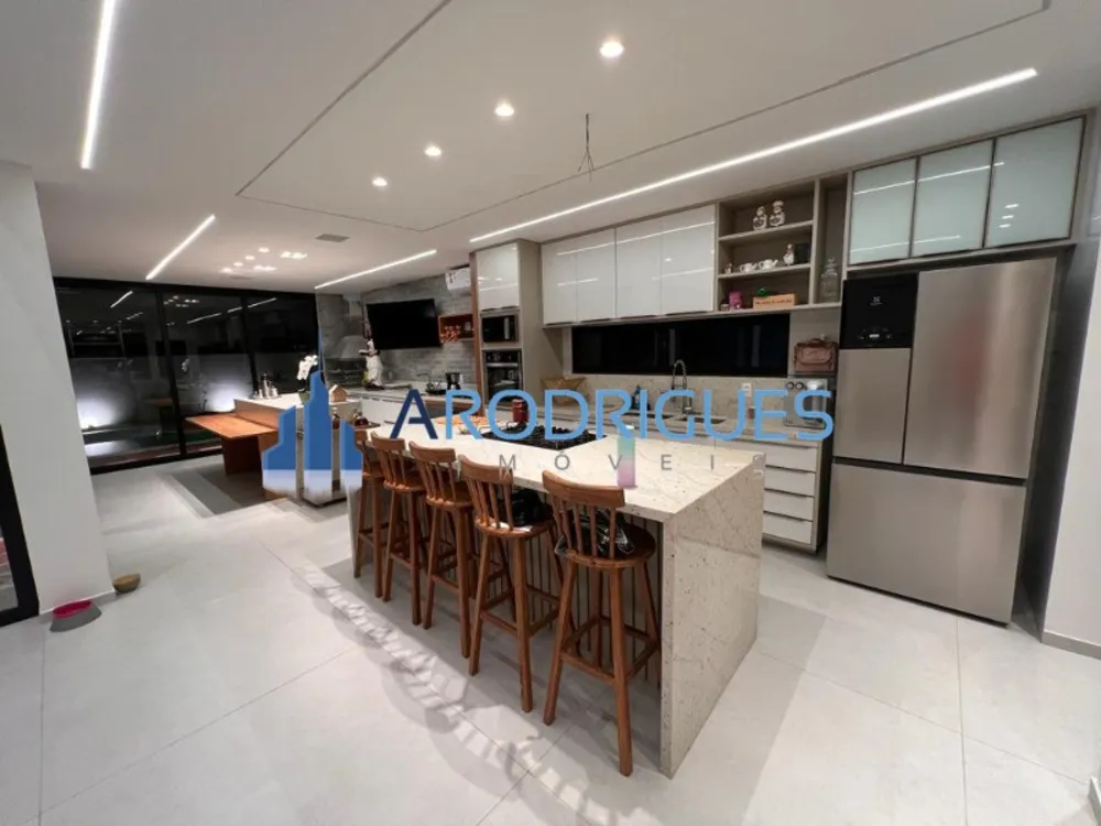 Casa, 5 quartos, 340 m² - Foto 4