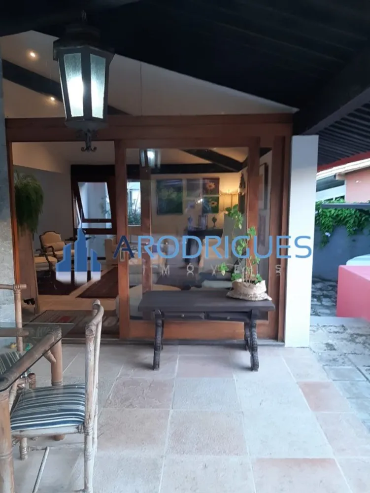 Casa, 3 quartos, 278 m² - Foto 1
