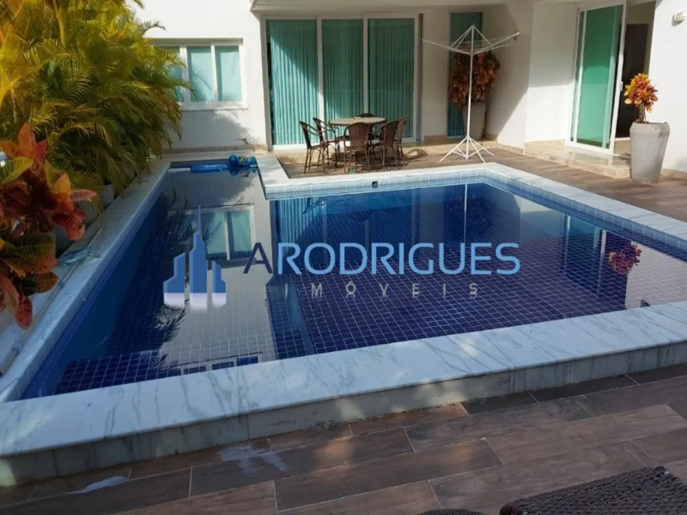 Casa, 5 quartos, 1271 m² - Foto 1