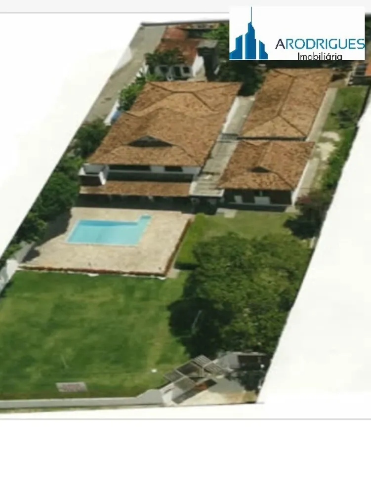 Sítio, 4 quartos, 2500 m² - Foto 1