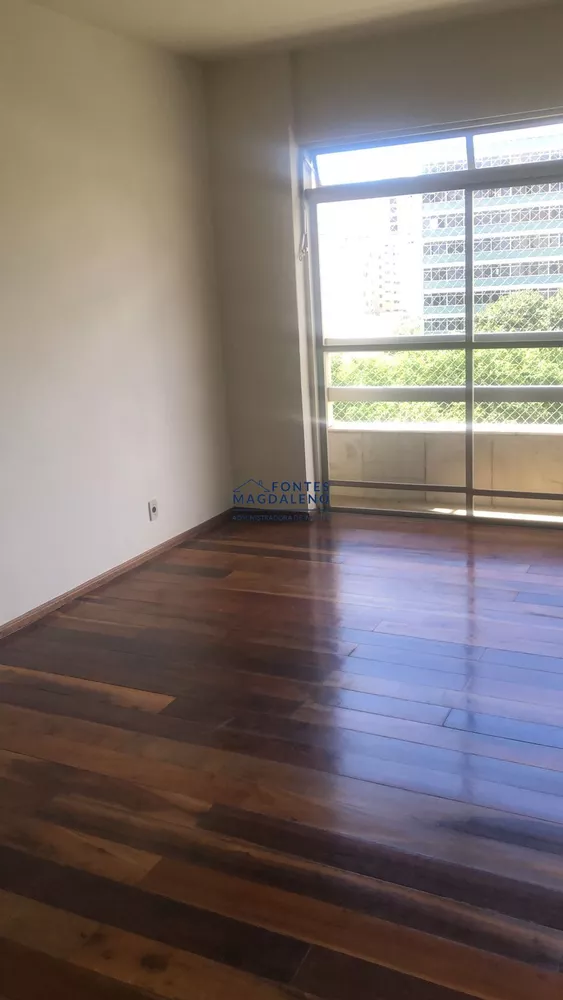 Apartamento à venda com 4 quartos, 230m² - Foto 2