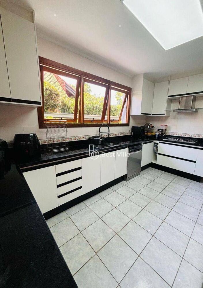Casa de Condomínio à venda e aluguel com 4 quartos, 520m² - Foto 3