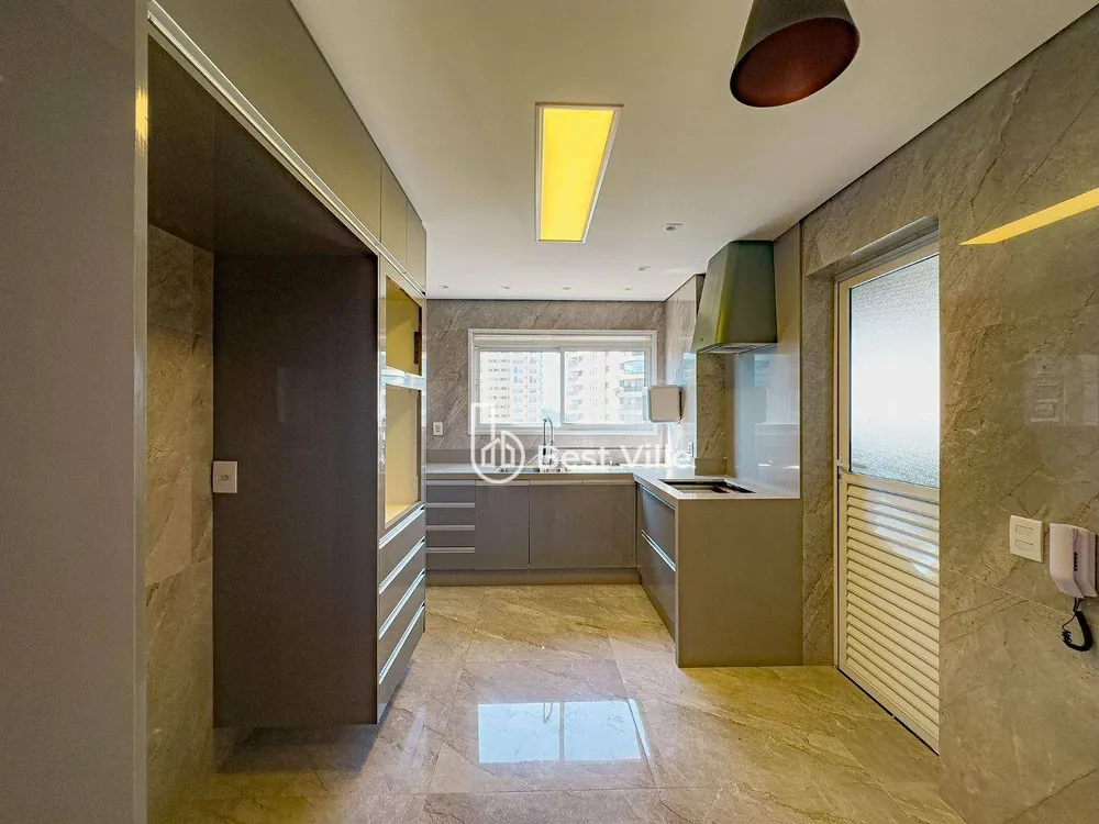 Apartamento, 3 quartos, 220 m² - Foto 1