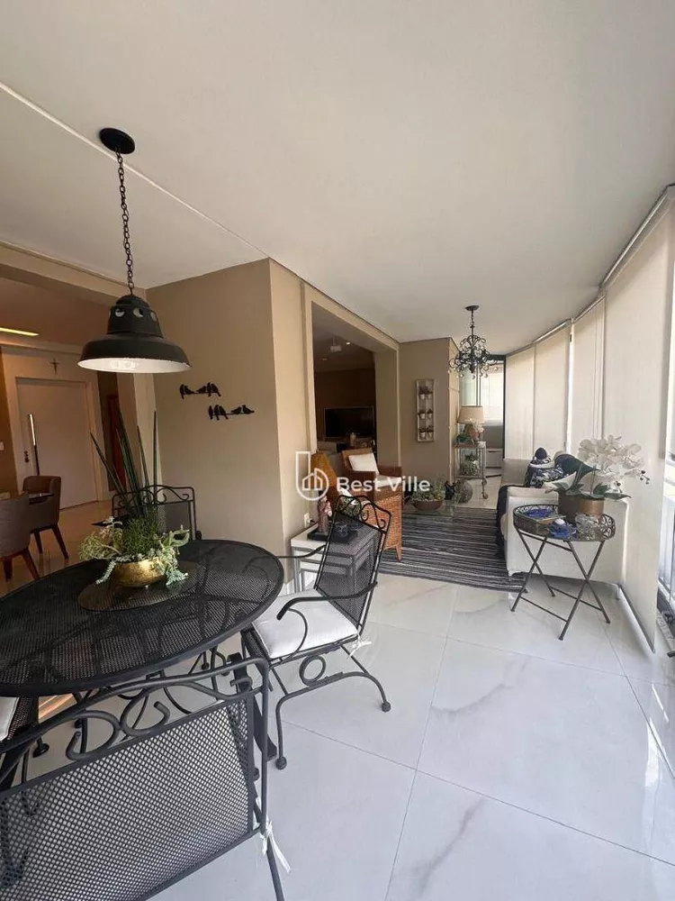 Apartamento, 3 quartos, 202 m² - Foto 1
