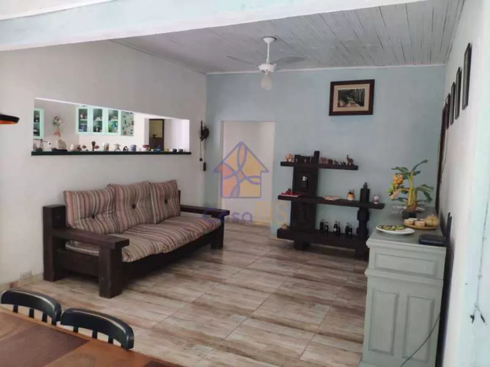 Casa à venda com 3 quartos, 300m² - Foto 4