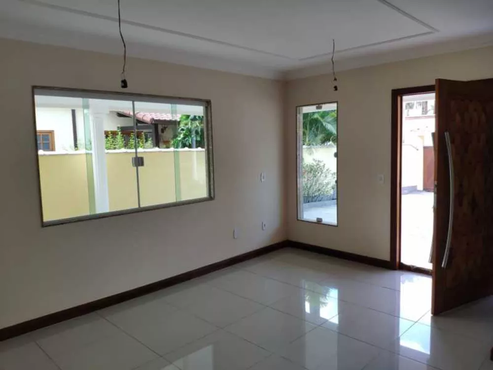 Casa à venda com 4 quartos, 200m² - Foto 3