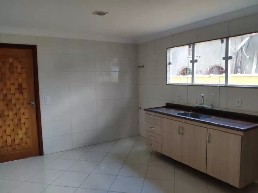 Casa à venda com 4 quartos, 200m² - Foto 7