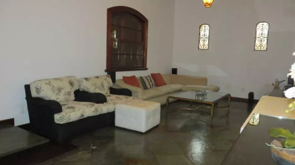 Casa de Condomínio à venda com 4 quartos, 550m² - Foto 4