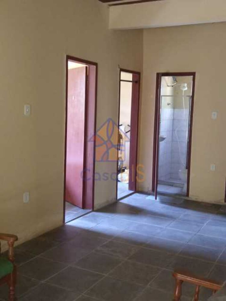 Casa à venda com 9 quartos, 300m² - Foto 4