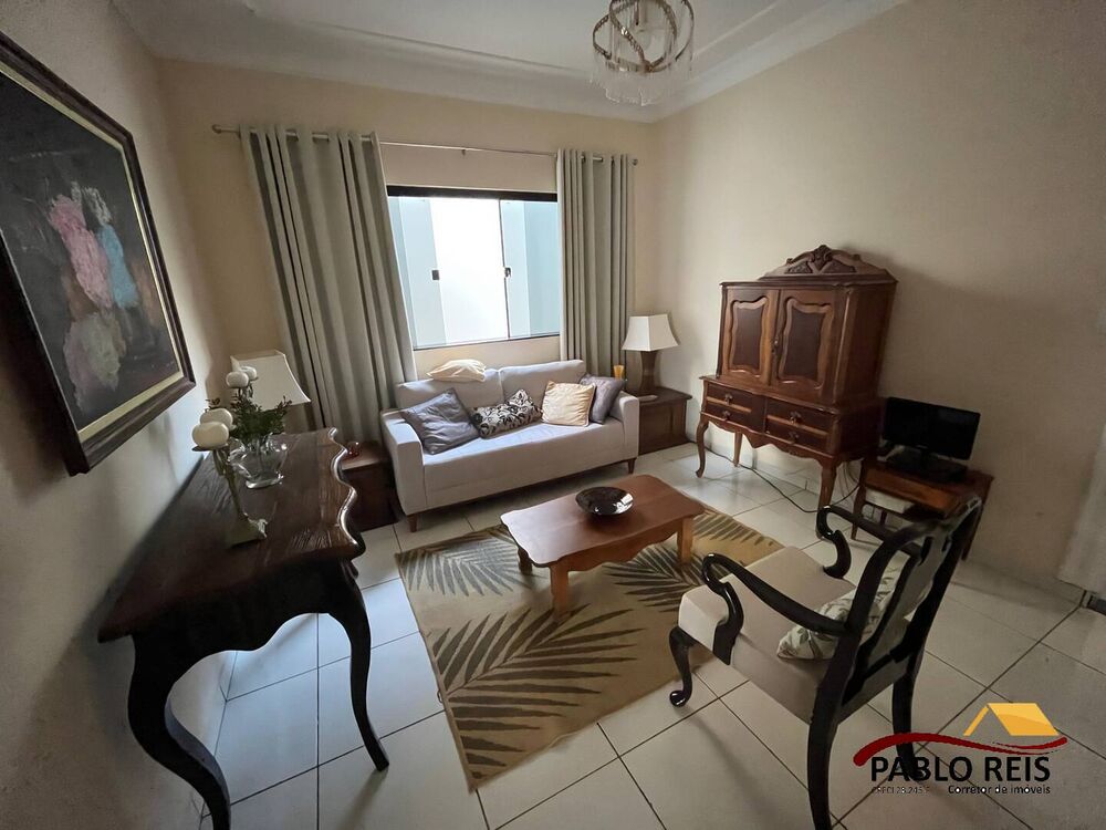 Casa à venda com 3 quartos, 260m² - Foto 1