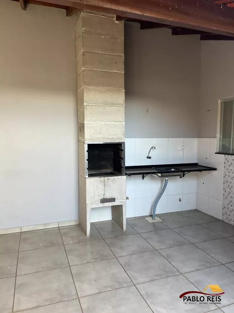 Casa à venda com 3 quartos, 170m² - Foto 2