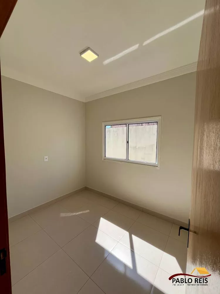 Casa à venda com 3 quartos, 100m² - Foto 4