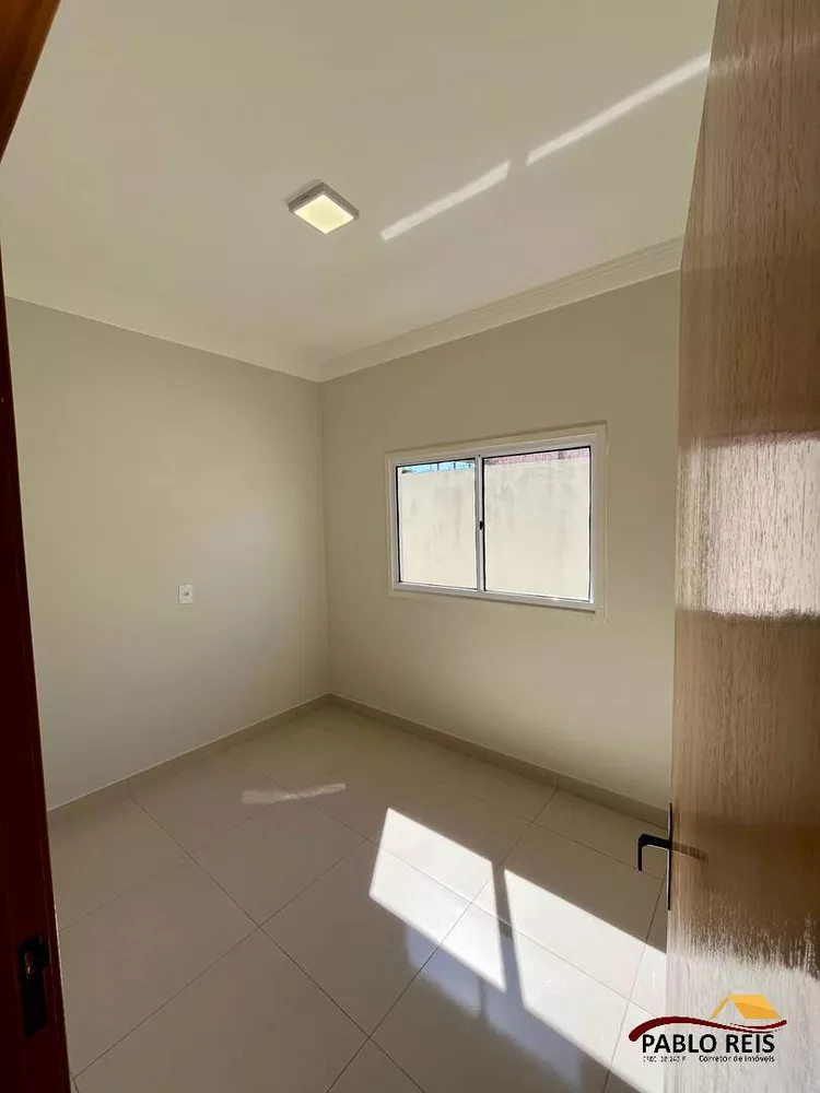 Casa à venda com 3 quartos, 100m² - Foto 2