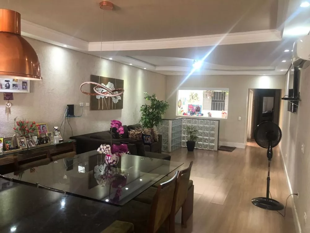 Sobrado, 3 quartos, 340 m² - Foto 1