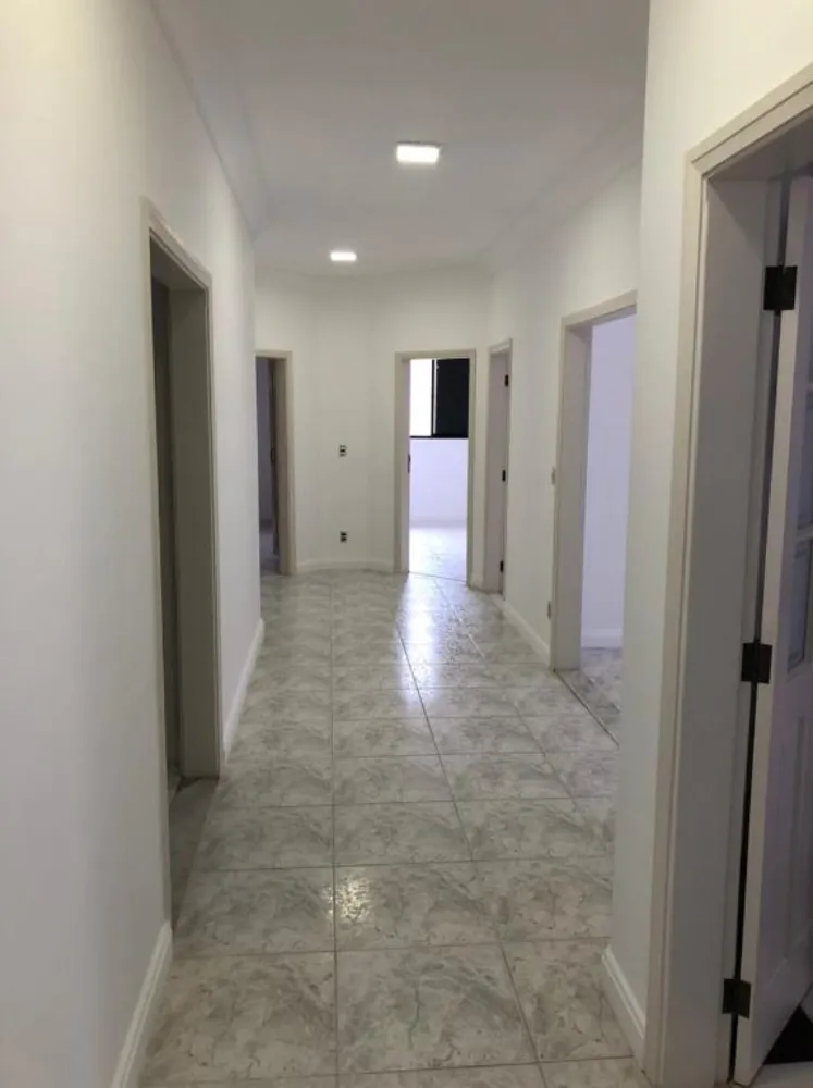 Casa, 4 quartos, 324 m² - Foto 2