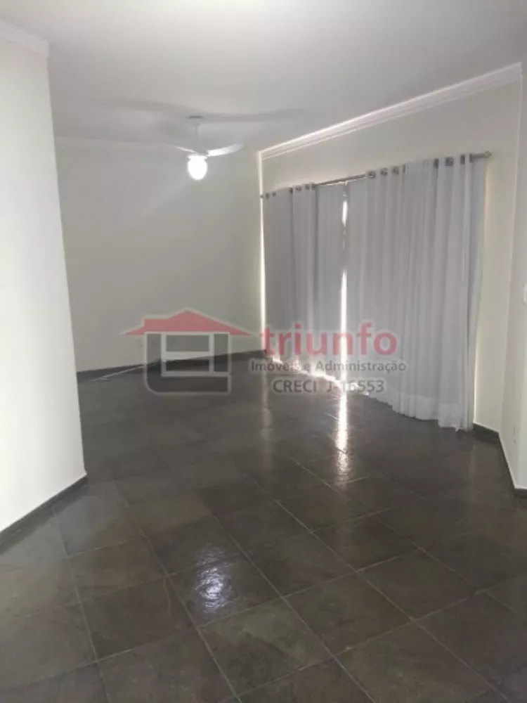 Apartamento à venda com 2 quartos, 75m² - Foto 1