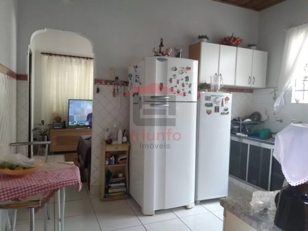 Casa à venda com 2 quartos, 120m² - Foto 4