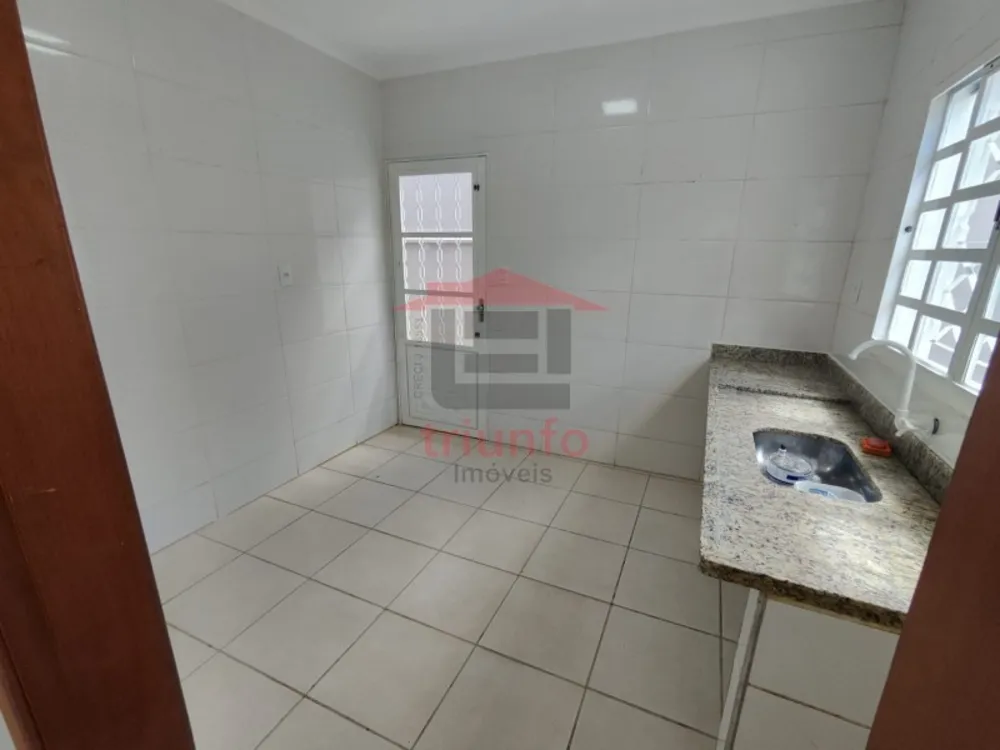 Casa, 2 quartos, 160 m² - Foto 2