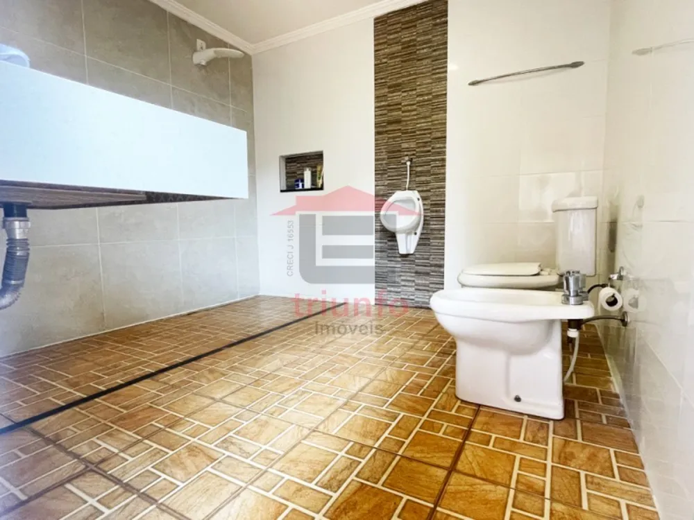 Casa, 3 quartos, 226 m² - Foto 2