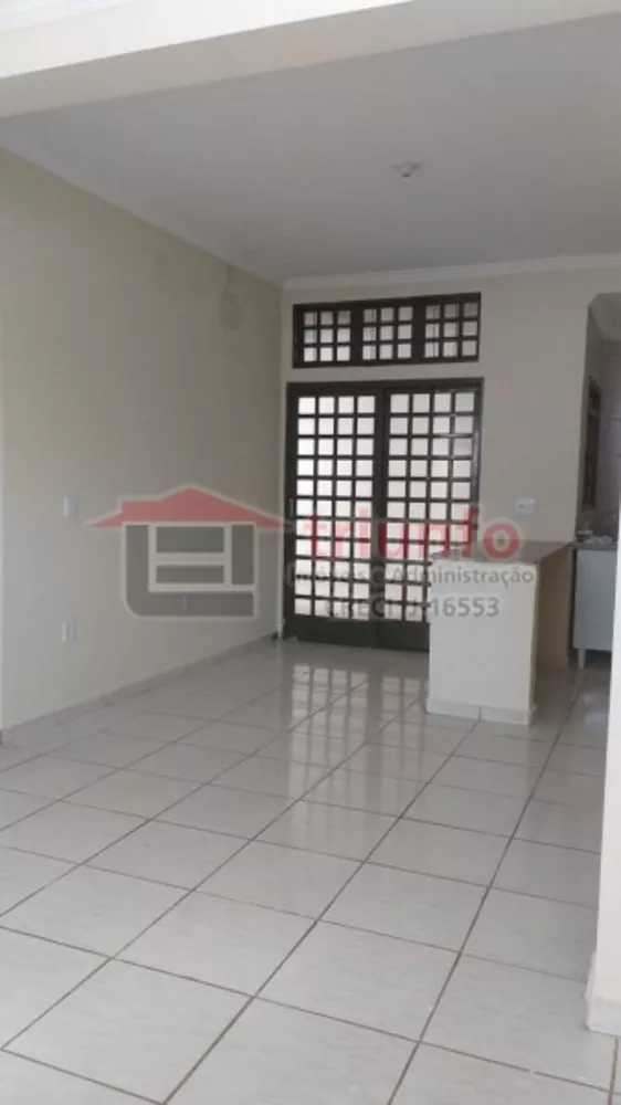 Casa à venda e aluguel com 2 quartos, 77m² - Foto 2