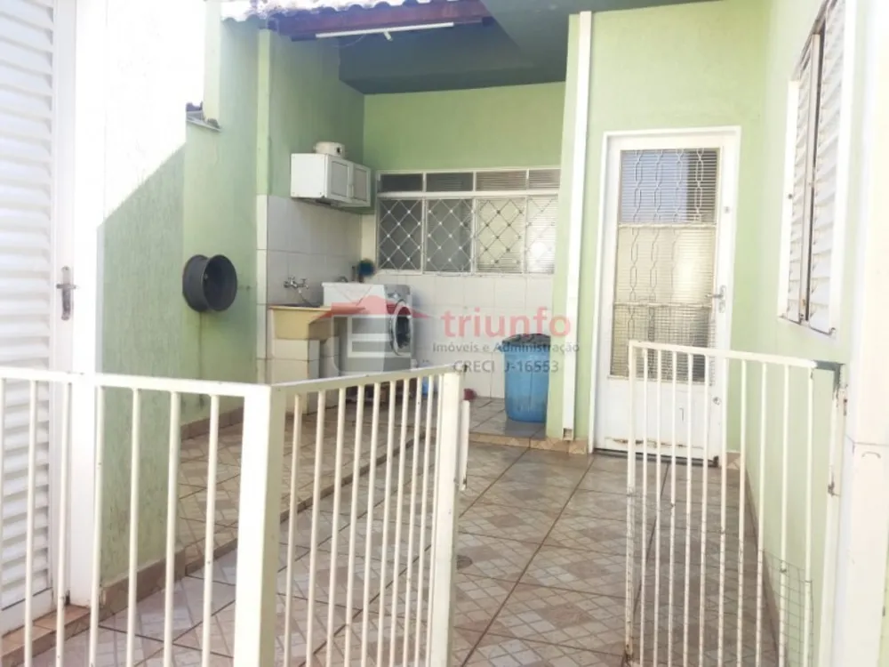 Casa, 3 quartos, 168 m² - Foto 2