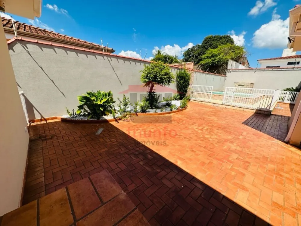 Casa, 5 quartos, 324 m² - Foto 1