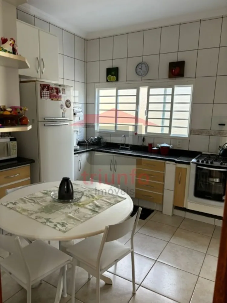 Casa, 3 quartos, 200 m² - Foto 11