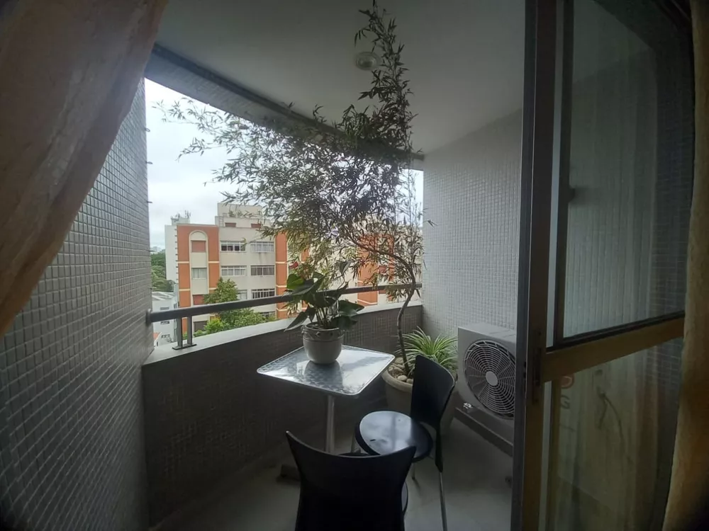 Apartamento à venda com 2 quartos, 75m² - Foto 2