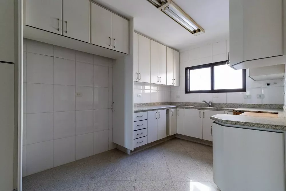 Apartamento à venda com 3 quartos, 153m² - Foto 3