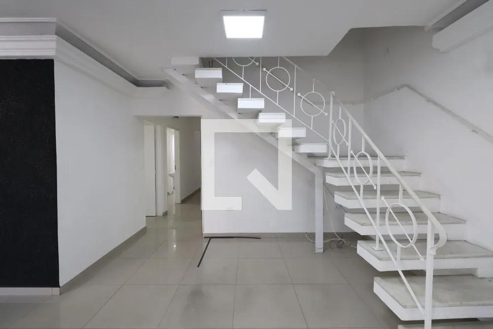 Casa, 6 quartos, 221 m² - Foto 2