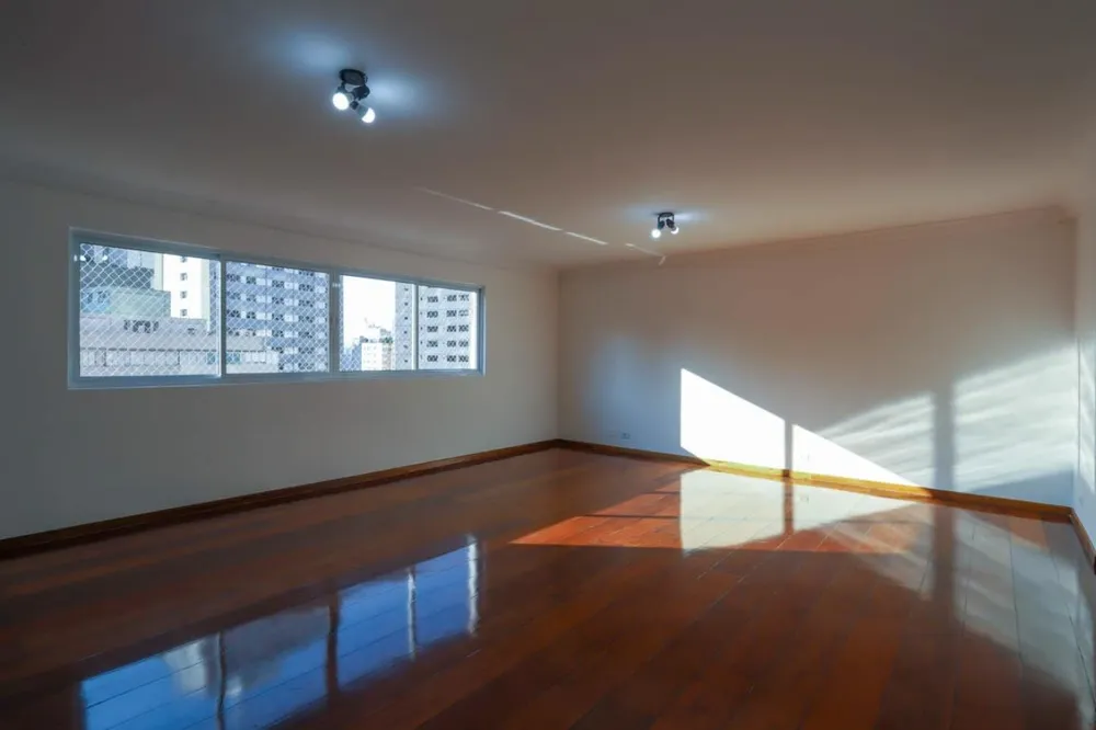 Apartamento, 3 quartos, 240 m² - Foto 1