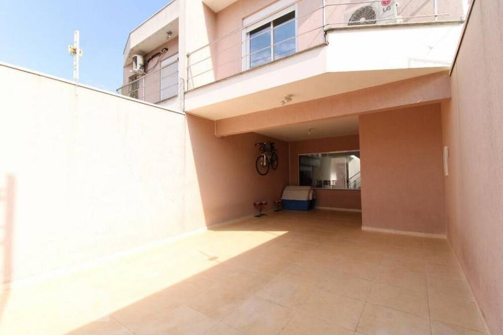 Casa, 3 quartos, 135 m² - Foto 1
