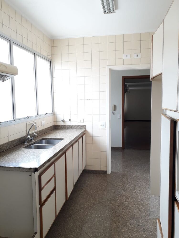 Apartamento, 3 quartos, 198 m² - Foto 2