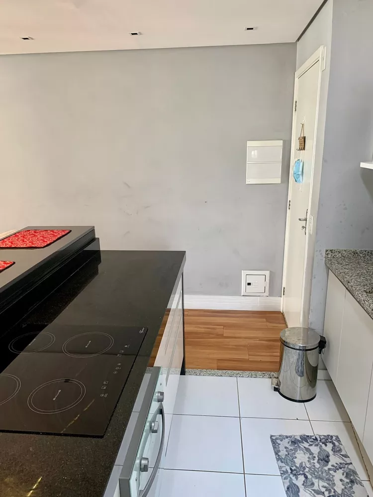 Apartamento à venda com 2 quartos, 70m² - Foto 2