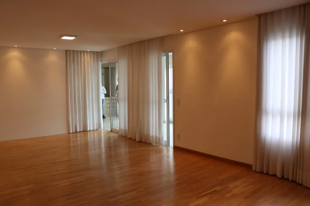 Apartamento, 3 quartos, 210 m² - Foto 1