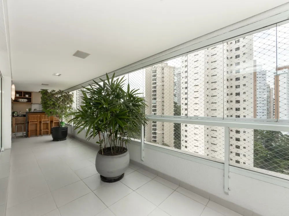 Apartamento, 3 quartos, 220 m² - Foto 1