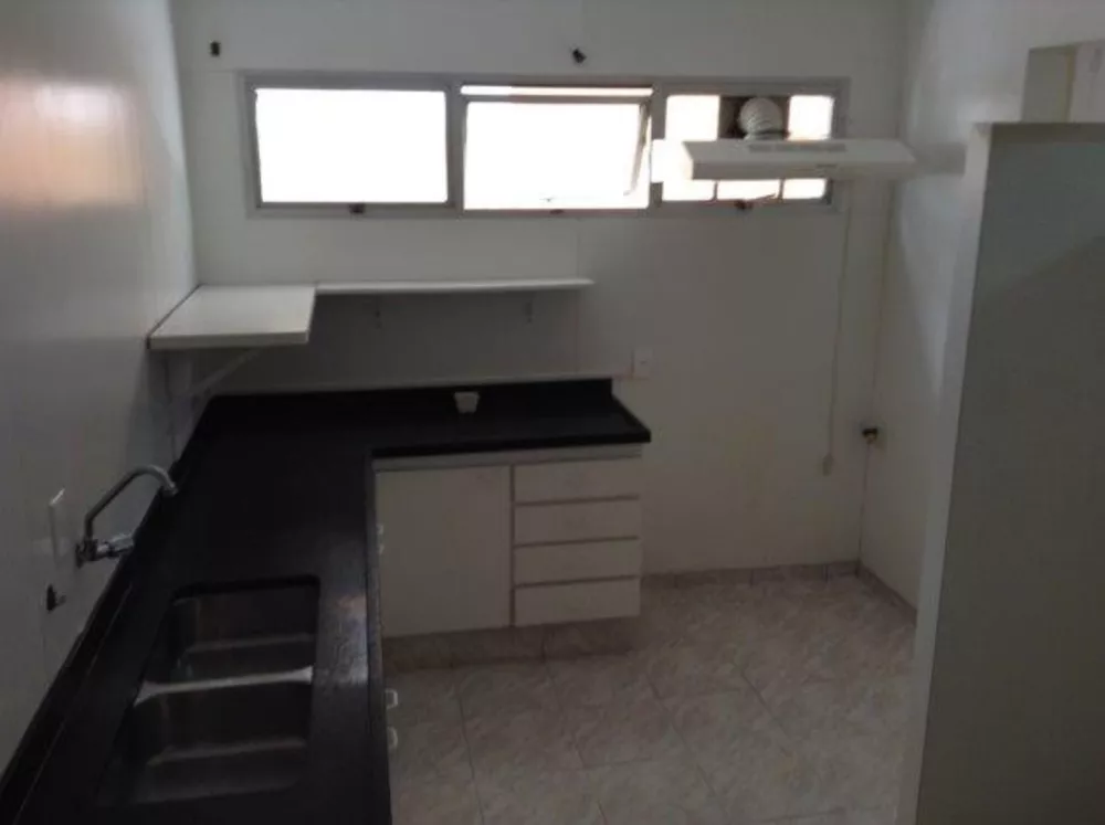 Apartamento à venda com 3 quartos, 170m² - Foto 2