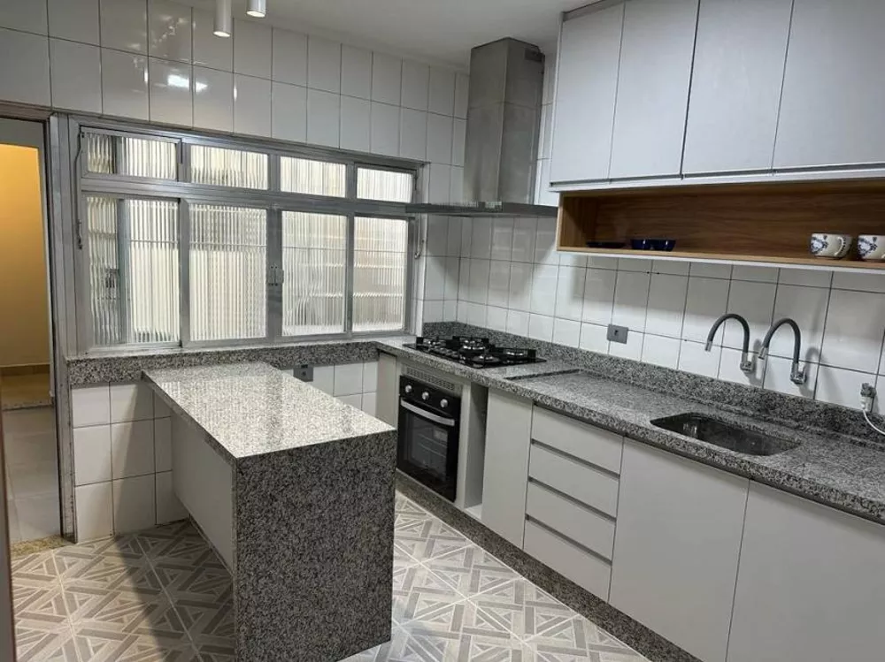 Casa, 4 quartos, 232 m² - Foto 2