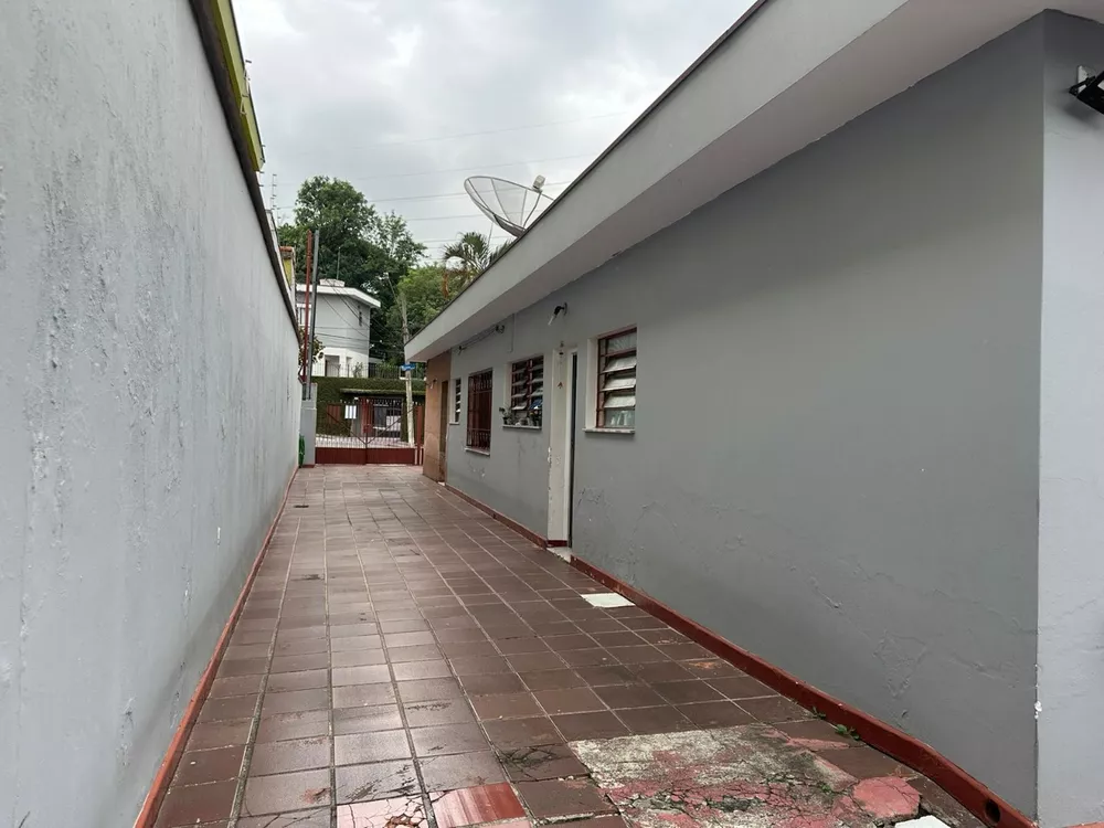 Casa à venda com 3 quartos, 210m² - Foto 2