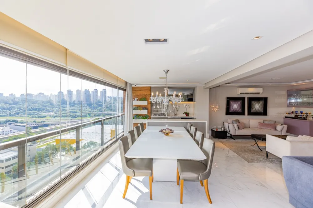 Apartamento, 3 quartos, 210 m² - Foto 1