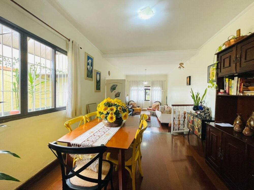 Casa, 4 quartos, 168 m² - Foto 1