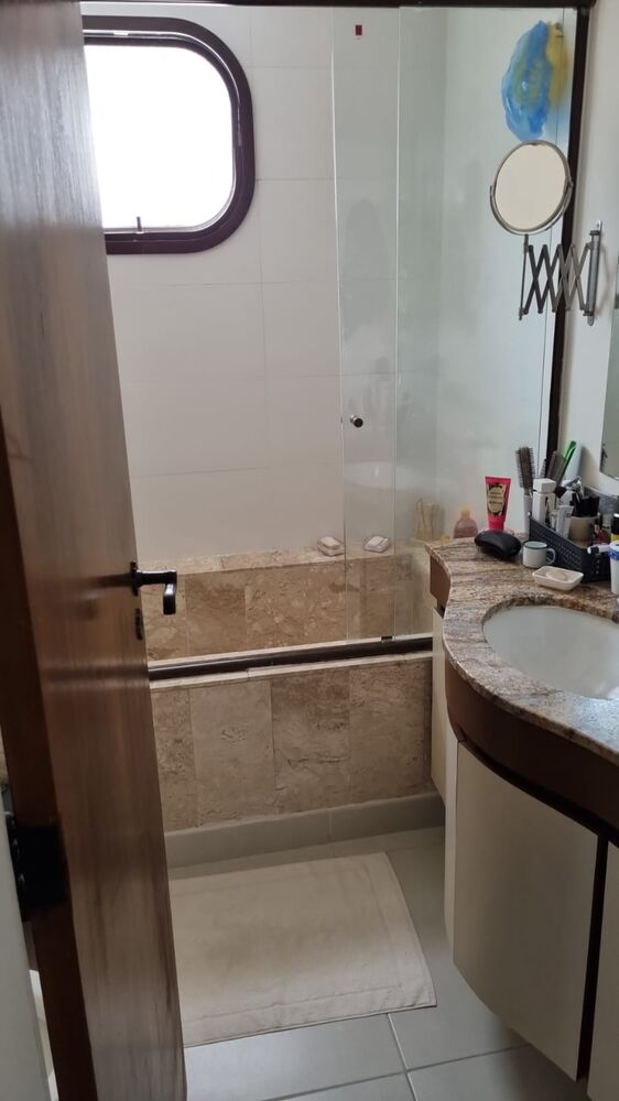 Apartamento à venda com 3 quartos, 195m² - Foto 4