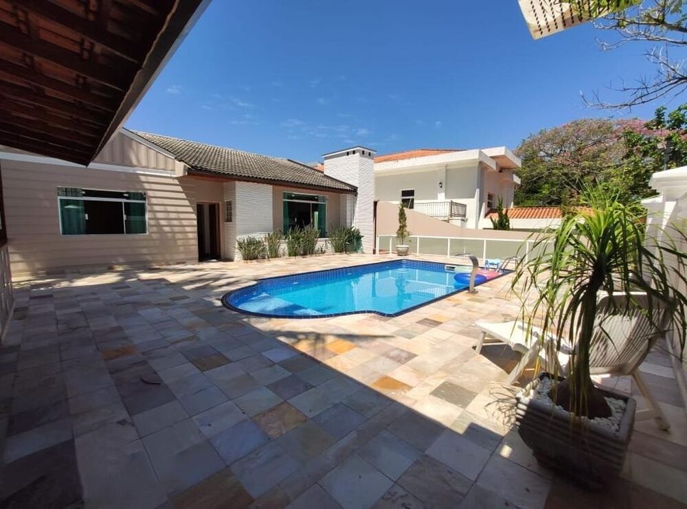 Casa à venda com 4 quartos, 450m² - Foto 3
