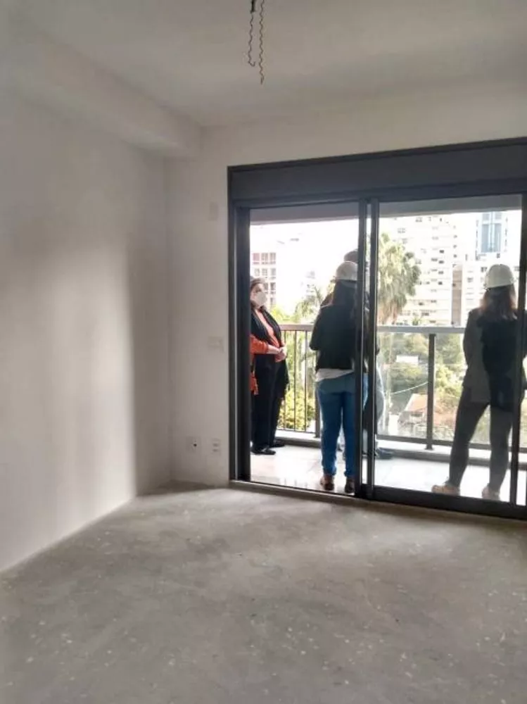 Apartamento à venda com 3 quartos, 162m² - Foto 2