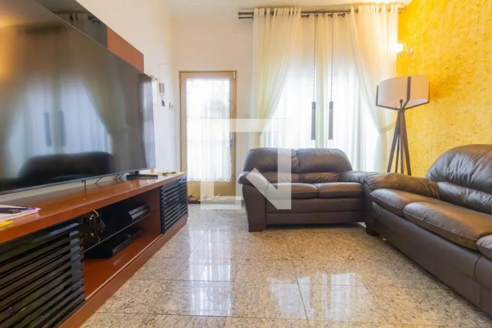 Casa, 3 quartos, 216 m² - Foto 1