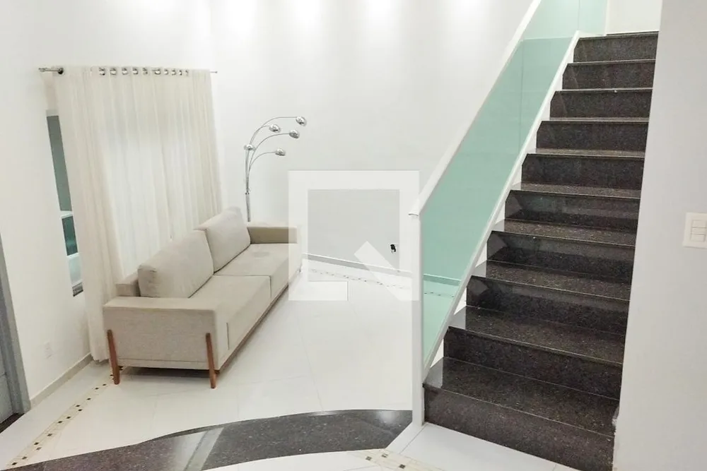 Casa, 4 quartos, 215 m² - Foto 1