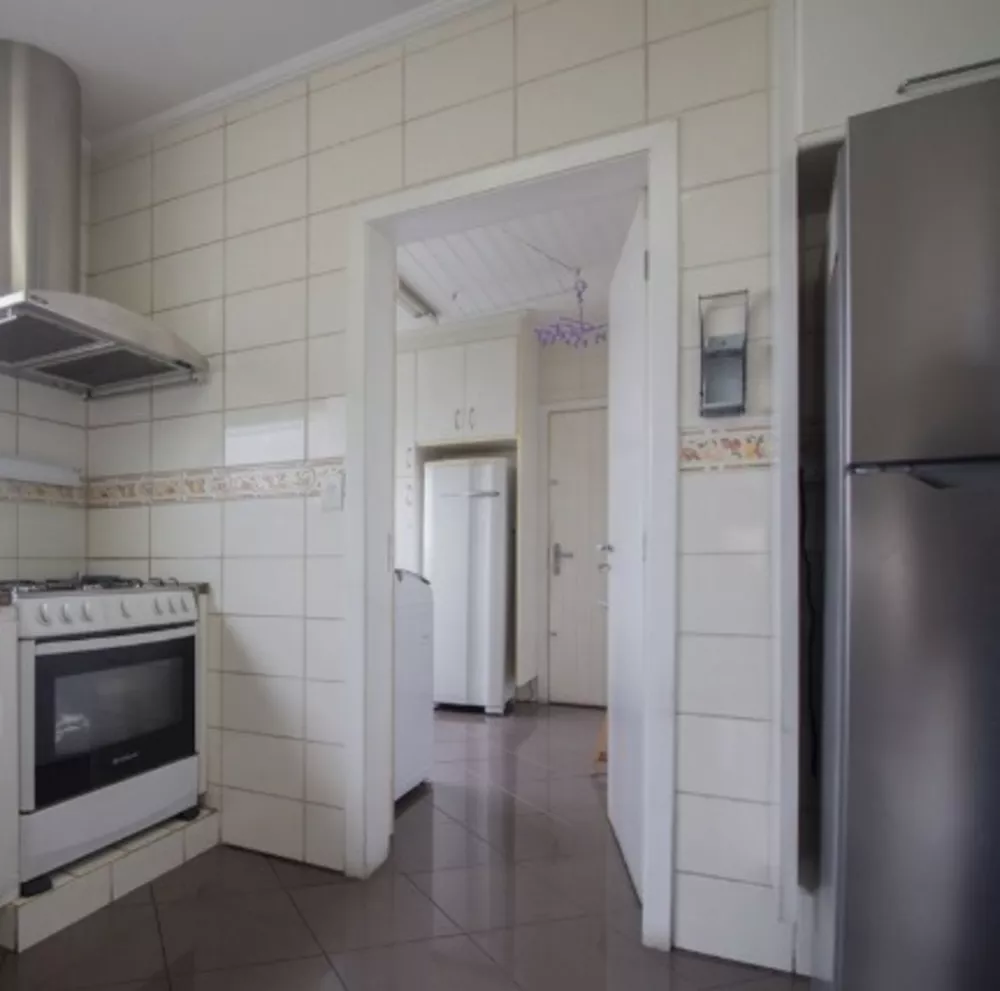 Apartamento à venda com 4 quartos, 240m² - Foto 4